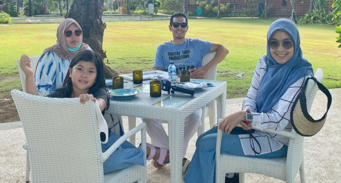 Liburan di Masa Pandemi Keluarga Adrian Maulana
