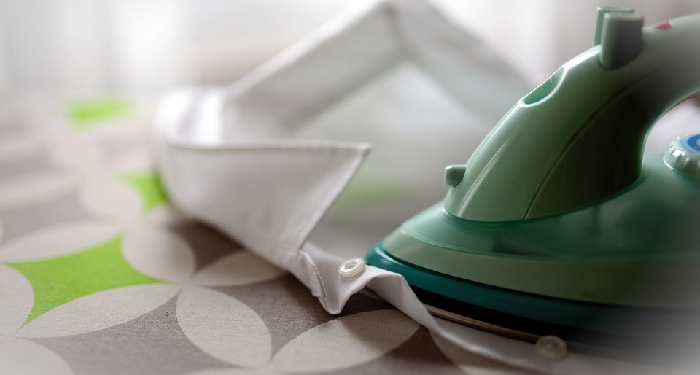 Menghilangkan Gosong Pakaian dengan Perasan Lemon