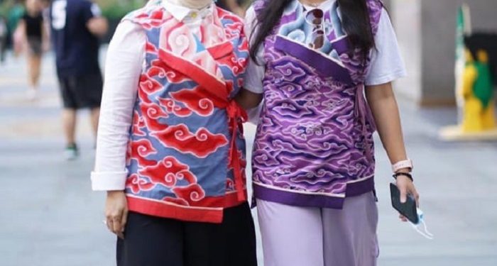 Tampil Kompak, Nur Asia Uno dan Putri Sulungnya Pakai Batik Mega Mendung