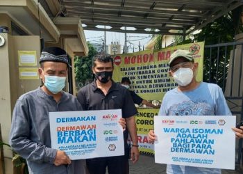 Kolaborasi Relawan Kemanusiaan Bekasi Salurkan Ratusan Nasi Kotak Untuk Warga Isoman