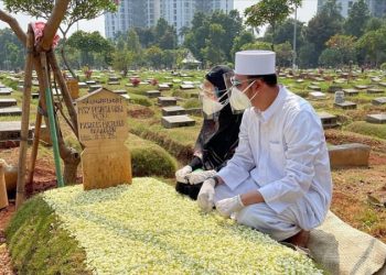 Kartika Putri Ikhlaskan Kepergian Sang Bunda: Tak Ada Air Mata di Atas Makam