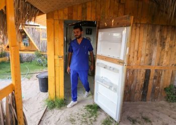 Kafe di Jalur Gaza Sajikan Pelajaran Daur Ulang Barang Bekas