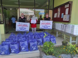 LAZ Al Azhar Bantu Sediakan Nutrisi untuk Nakes di Cilacap