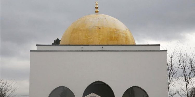 Institut Islam di Prancis Dirusak dengan Grafiti Islamofobia