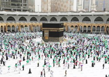 Umat Islam Sambut Pembukaan Kembali Ibadah Umrah