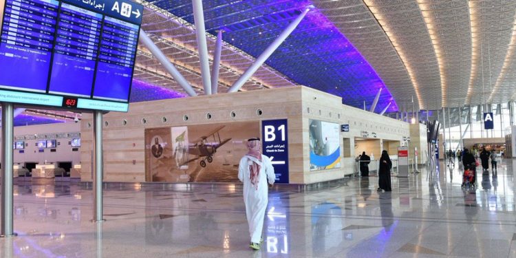 Arab Saudi Tangguhkan Penerbangan Ke dan Dari UEA karena Varian Corona