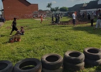 Jamaah Masjid di Birmingham Ubah Area Pembuangan Sampah Jadi Lapangan Sepak Bola
