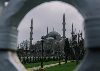 Mengubah Gereja atau Rumah Ibadah Lain Menjadi Masjid