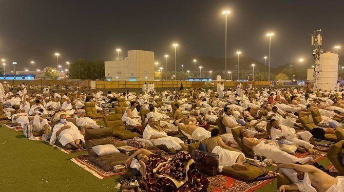 Jamaah Haji Mencapai Muzdalifah Setelah Habiskan Hari di Arafah
