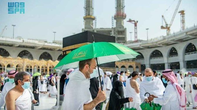 60.000 Payung Dibagikan di Masjidil Haram