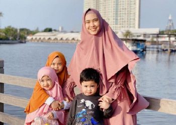 4 Dukungan Oki Setiana Dewi dalam Mendidik Anak