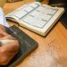 Pematung Saudi Habiskan 8 Tahun Mengukir Ayat Al-Qur'an ke 30 Lempengan Marmer