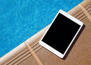 Cara Membersihkan Barang Elektronik yang Terkena Najis