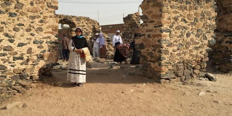 mencintai-mu diam-diam