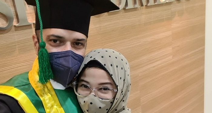 Barakallah, Primus Yustisio Baru Saja Wisuda S2 di Usia 43 Tahun