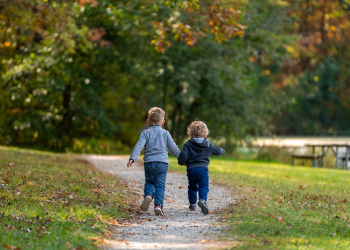 Perkembangan Anak Usia 1 Tahun 5 Bulan