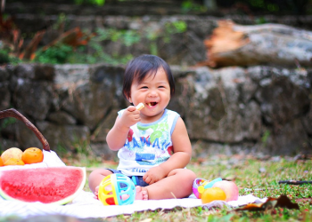 Perkembangan Anak Usia 1 Tahun 2 Bulan