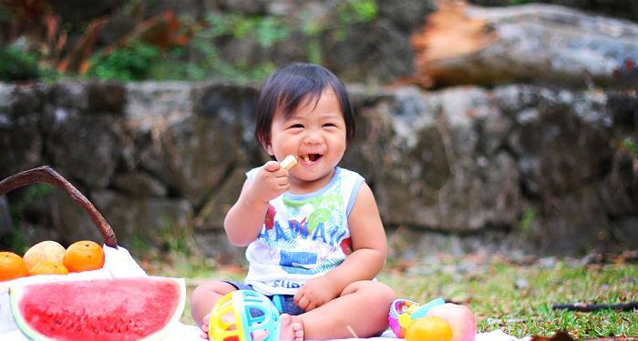 Perkembangan Anak Usia 1 Tahun 2 Bulan
