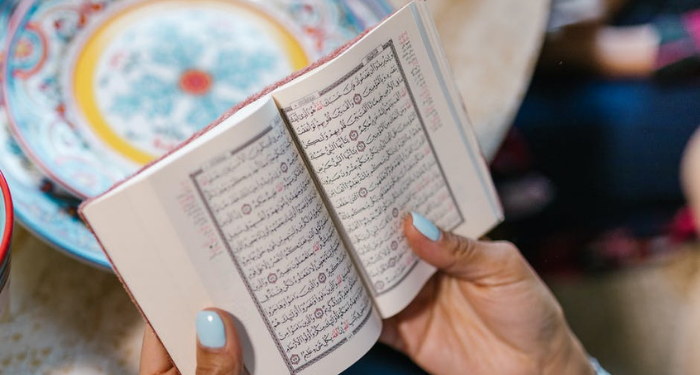 Kisah Seorang Yahudi Masuk Islam karena Mengetahui Al-Qur`an sangat Terjaga