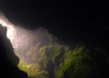 Al-Kahfi Ayat 9, Menakjubkannya Kisah Penghuni Gua