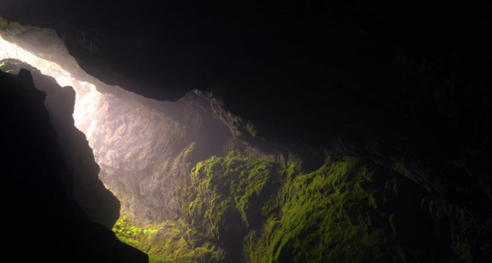 Al-Kahfi Ayat 9, Menakjubkannya Kisah Penghuni Gua