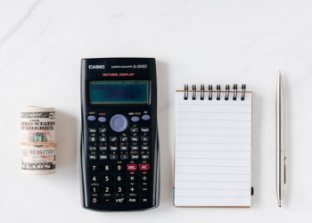 Sedekah itu Tidak Berlebihan dan Tidak Kikir