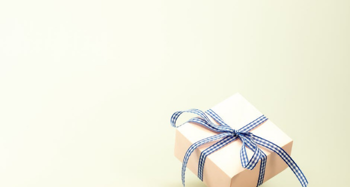 Anjuran Memenuhi Undangan dan Menerima Hadiah