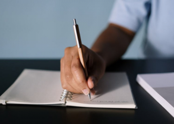 Kisah Ibnu Mubarak Lupa Mengembalikan Pena