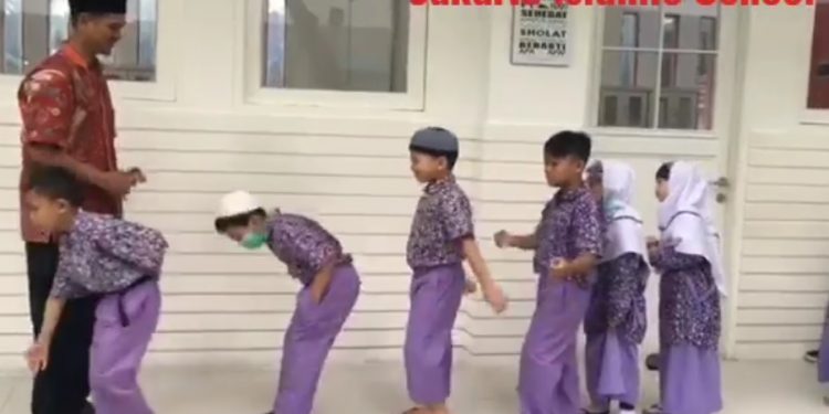 menanamkan kebiasaan