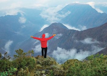 Warga Saudi Berbondong-bondong Mendinginkan Diri di Dataran Tinggi Abha