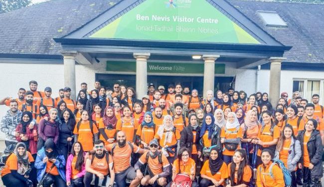 Pejalan Kaki Muslim Akan Menantang Rasisme di Gunung Tertinggi di Inggris