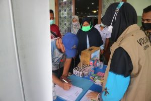 LAZ Al Azhar Dukung Vaksinasi Merdeka untuk Warga di Pulogebang dan Cakung