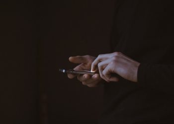 Satu Usapan Jari Kita Ubah Persepsi Dunia