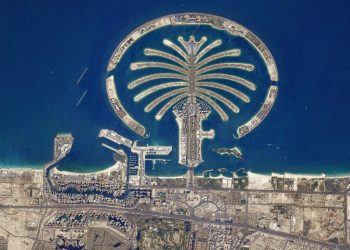 Astronot AS Bagikan 2 Foto Kota UEA dari Luar Angkasa