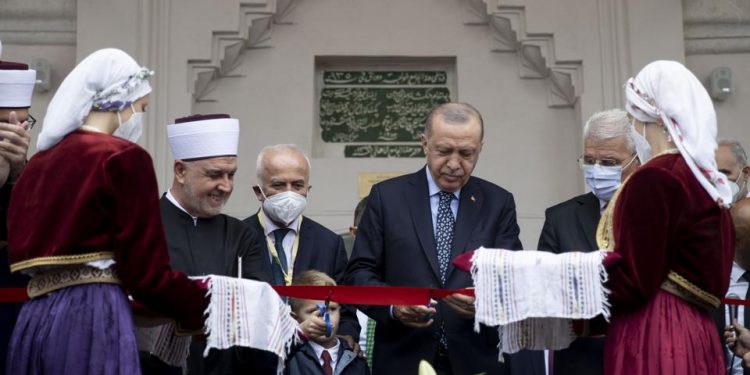 Masjid Bascarsija Simbol Era Utsmani di Sarajevo Resmi Dibuka Kembali