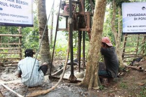 Bertahun-tahun Kekeringan, Pesantren di Lebak Kini Dapat Air Bersih Lewat Wakaf Sumur Bor