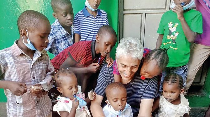 Filantropis Saudi Jadi Bapak Anak Yatim di Afrika