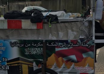 Pria Ini jadi Bintang TikTok Setelah Berjalan dari Midlands ke Makkah