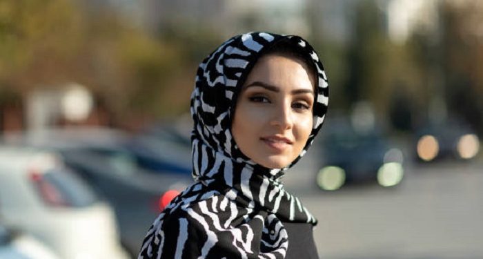 Tips Mengaplikasikan Makeup untuk Wajah Bulat agar Terlihat Tirus