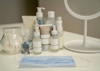 Ini Perbedaan Jenis Skincare untuk Perawatan atau Pengobatan
