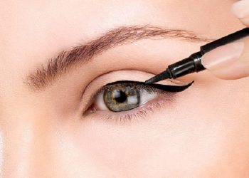Jangan Gunakan Eyeliner di Garis Air Mata, Ini Bahayanya