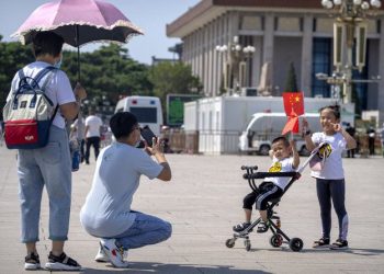 China Izinkan Pasangan Punya Anak ke-3 di Tengah Krisis Demografi