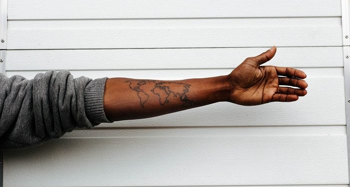 Hukum Shalat Orang yang Bertato