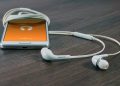 Seorang Suami yang Menyimpan Voice Note Istrinya