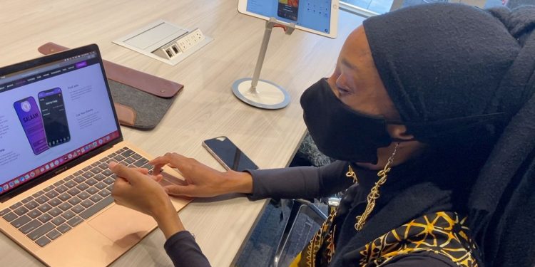 Muslimah AS Buat Aplikasi Baru Hubungkan Seniman dan Kreatif Muslim