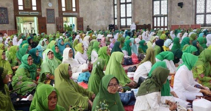 Muslimah Mengikuti Pengajian Majelis Ilmu Sejak 15 Abad Lalu