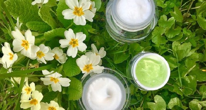 4 Tips Mencegah Kerutan di Dahi Semakin Terlihat