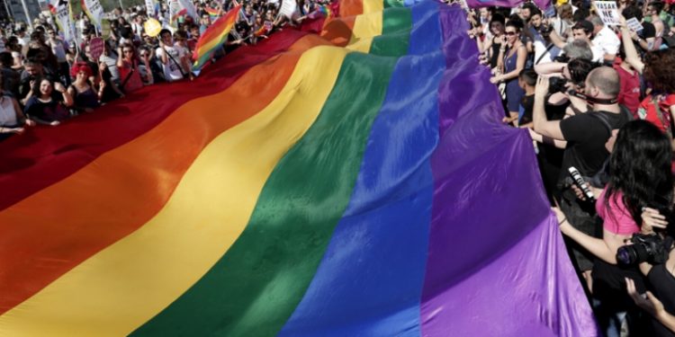 Di Turki, Apple Terpaksa Hapus Aplikasi Kencan Gay Hornet dari App Store