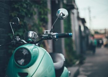 Suami Menggadaikan Motor Istri Diam-diam, Ini Pembagian Harta Menurut Islam