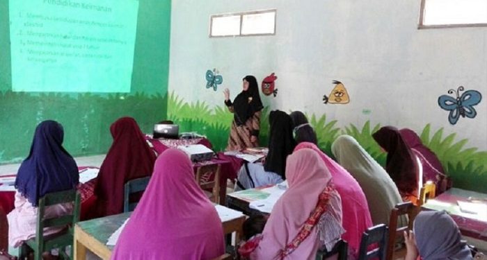 ilustrasi: Sekolah Lansia Salimah